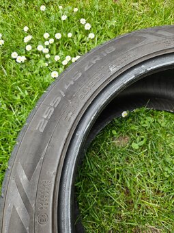 pneu Nokian 255/45/18 - 5