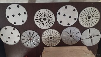 Kuchyňský robot ETA 0100 dva kusy plus příslušenství - 5