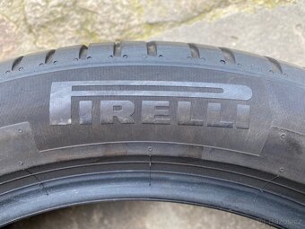 Pneu 245/45 R18 - 5