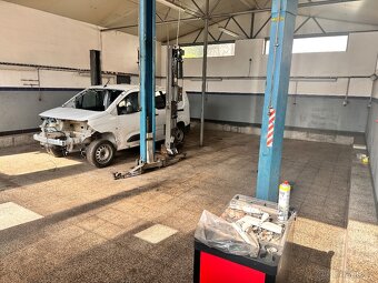 Pronajem autoservisu + 3 byty - 5