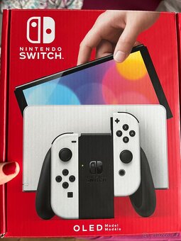 Nintendo Switch OLED plus pouzdro a nalepená folie - 5