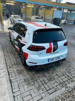 Volkswagen Golf R Performance - 5