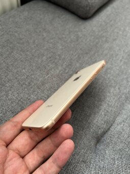 Prodám iPhone 8 64gb (100% kondice baterie) - 5