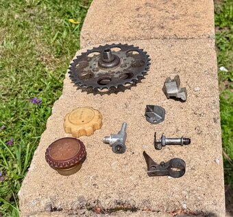 Jawa 50 Jawetta, Stadion - díly - 5