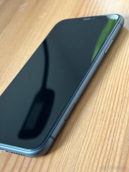 iPhone 11 64Gb černý - 5