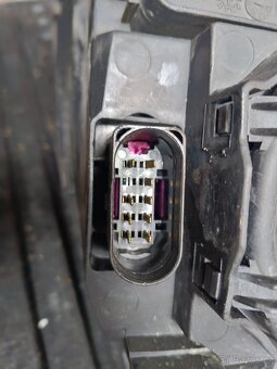 Přední světla Audi A4 B7 - 5