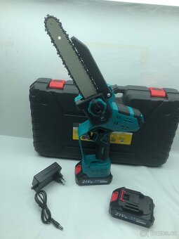 8” dlouhá řetězová Aku pila s mazáním 2xbaterie LCD - 5