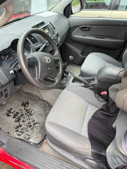 Prodáme Toyota Hilux Rezervace Do 25.5 - 5