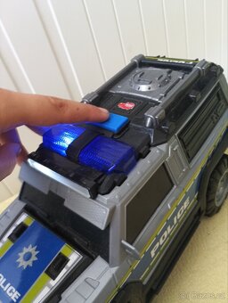 Policeiní auto. - 5