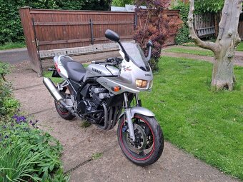 Yamaha fzs 600 - 5