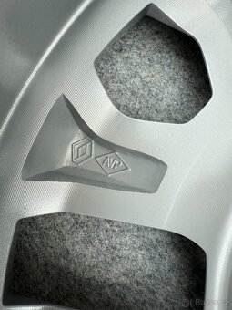 DACIA DUSTER 5X114,3 R16 6,5J ET50 - 5