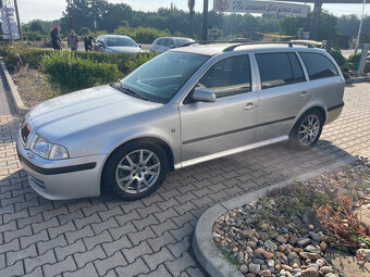 Škoda Octavia combi 1,8 T 20V RS - 5