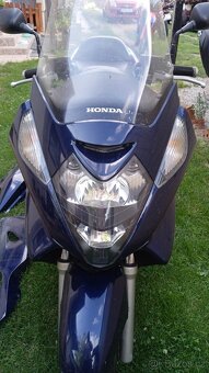 Honda FJS 600 Silverwing - 5