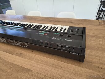 Yamaha DX7 - 5