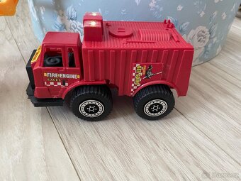 Hasiči a bagr, stroje na pískoviště - 5