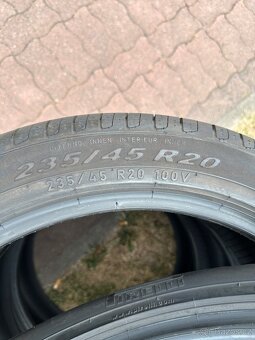 Pirelli Scorpion 235/45/20 - 5