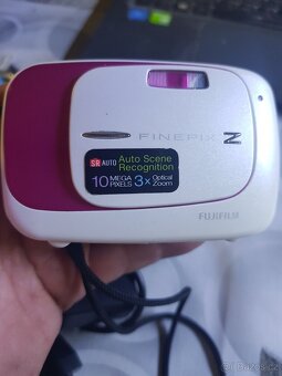 FUJIFILM FINEPIX Z 35 - 5