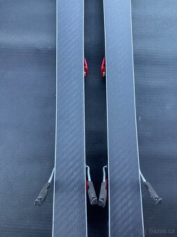 Juniorské lyže ATOMIC Redster J4 150 cm - 5