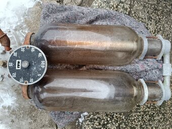 Stará manuální benzínová pumpa, nález, sklo ok - 5