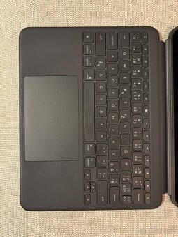 iPad Pro 13" (2024, M4) Cellular, 256 GB + Logitech Combo T - 5