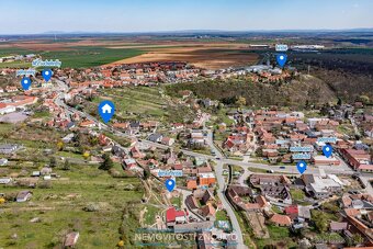 Prodej stavebního pozemku, 365m2, v příměstské části Znojmo - 5