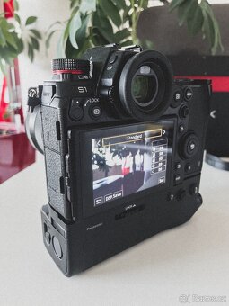 Panasonic Lumix S1 + 20-60mm. V-Log. Závěrka kolem 3k - 5