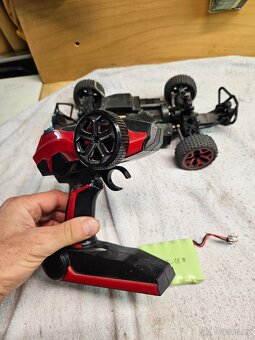 Prodám autíčko na dálkové ovládání - 5