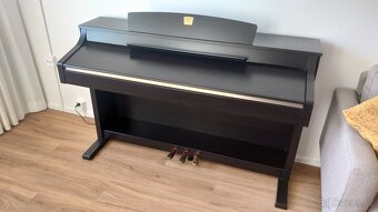 Digitální piano Yamaha Clavinova CLP-330 - 5