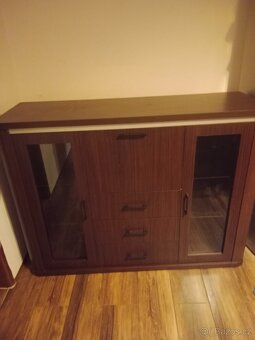 Vysoká kuchyňská komoda - 5