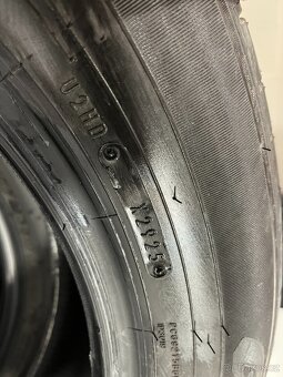 Pneu Dunlop 225/60 R18 - 5
