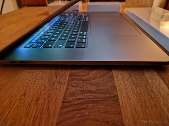 Apple MacBook Pro 15- i7/32GB/1TB - Nová Baterie a Příslušen - 5