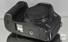 Canon EOS 5D Mark III full-frame DSLR101000 Exp - 5