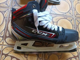 Brankářské brusle CCM Jetspeed FT2, 8,5 D, (užší provedení) - 5
