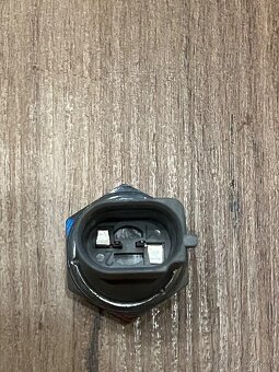 VW Audi spínač tlaku oleje 059919081E - 5