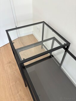 VITTSJÖ (IKEA) Sada stolků, sada 2 ks, černohnědá/sklo, 90x5 - 5