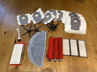 Roborock S7 Max Ultra – perfektní stav + spotřební materiál - 5