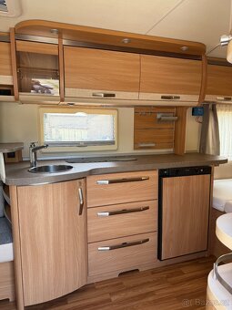Karavan Knaus Südwind mover, solární systém - 5