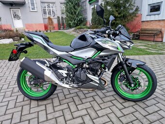 Kawasaki Z500 SE Metallic Moondust Gray 2025 - 5