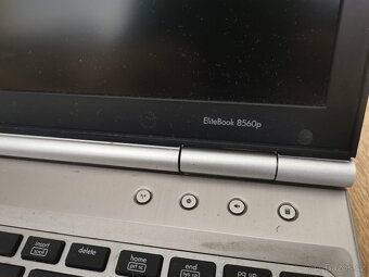 HP Elitebook 8560p procesor i5 - 5