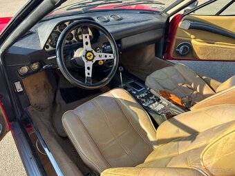 Krásné Ferrari 308 GTSi z roku 1983 - 5