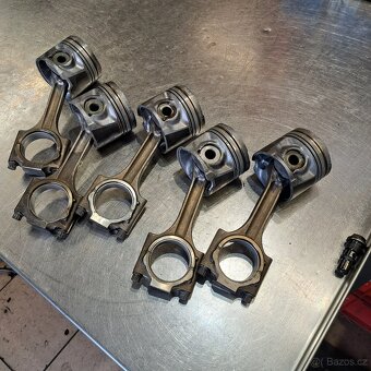 Volvo D5 2.4 pětiválec 120,129,151 kw - blok motoru - 5