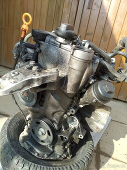 Motor 1,2 47kw AZQ na díly - 5