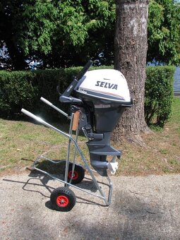 Motorový člun Honda - 5