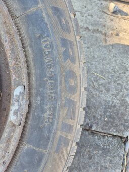 Plechová kola 5x100 Škoda, zimní pneu 195/65/R15 - 5