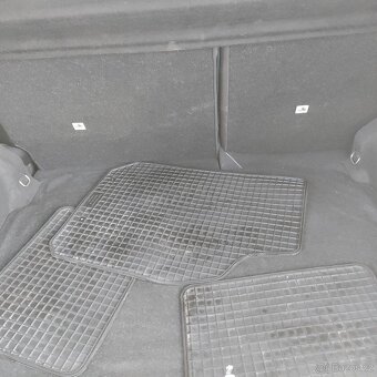 Nissan Qashqai, 2.0,4X4,80TKM,VÝBAVA,1MAJ72LET - 5