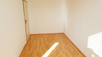 2+1 Kopřivnice, nezařízený, 14.000 Kč se vším. Volný 20.5. - 5