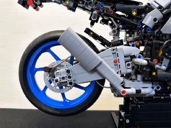 Stavebnice motocyklu Yamaha MT 10 - 5