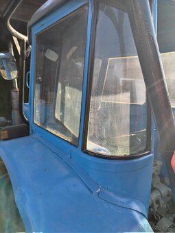 Prodám malou kabinu Zetor 4011 a rám - 5