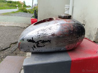 Prodám nádrže JAWA - 5