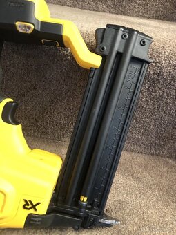 Nová Aku hřebíkovačka DeWALT DCN680(bez bat. a nab.) - 5